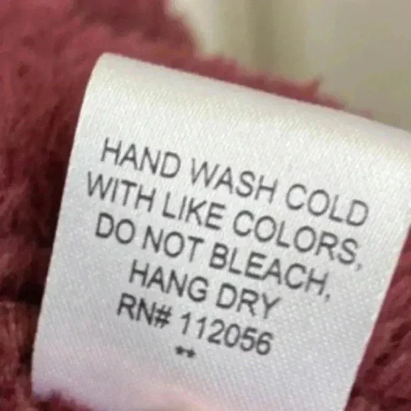 🆕Zenana Burgundy Fuzzy Pocket Hooded Vest M🆕 - Picture 7 of 7